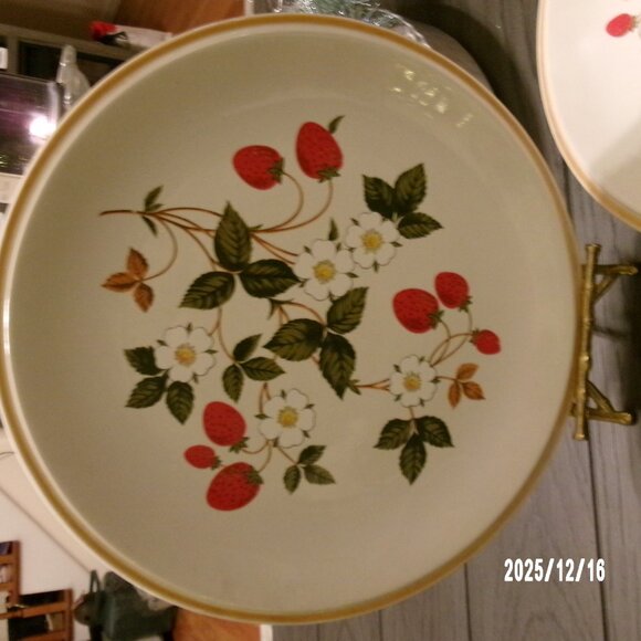 2 Vtg Sheffield Stoneware Dinner Plate Strawberries n Cream #308 Collectible 10” - Picture 3 of 6